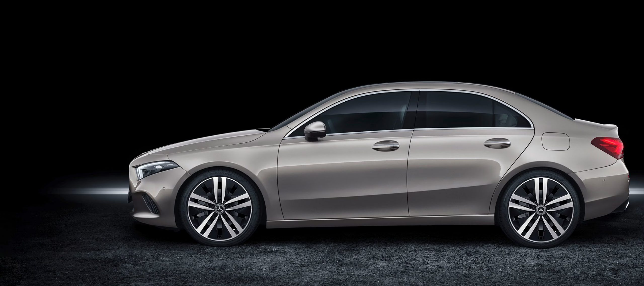 Home-and-mercedes-showroom-dealer-page-banner-A-Class (1)